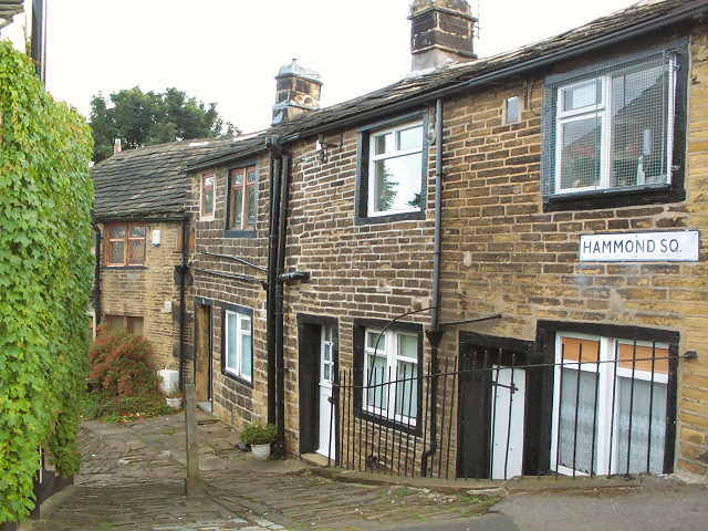 Older, cottage like terrace housing which predates the metropolitan expansion of Bradford.